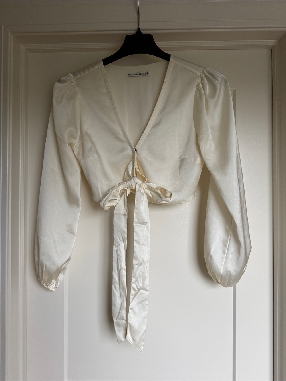 Abercrombie & Fitch Ivory Satin Tie-Front Crop Blouse
